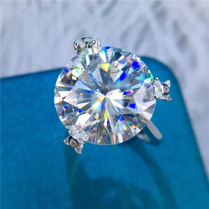 13 Carat Round Cut Moissanite Ring 3 Prong Plain Shank Certified VVS D Color Leyloon Jewelry Rings