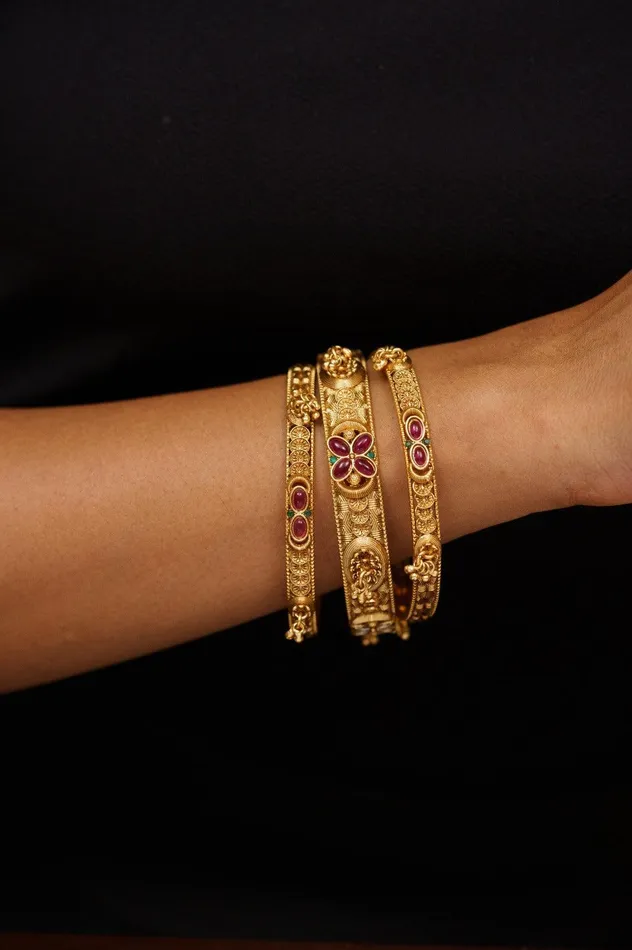 attrangi Bracelets Kavia Slim Gold Bangle Set Sone Pe Suhaga Collection