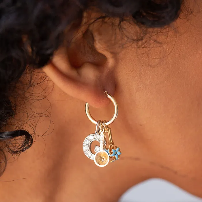 Vintage Earrings Short Nosed 14K Gold Dog Charm