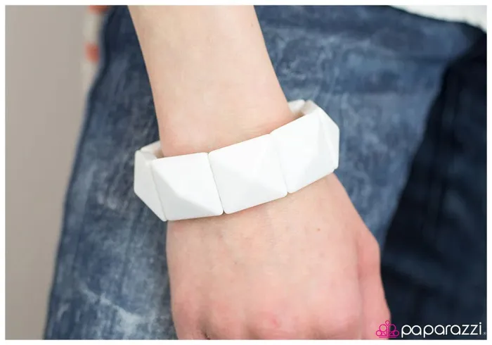 Bracelets Paparazzi Jewelry Paparazzi Bracelet Stretching the Truth White