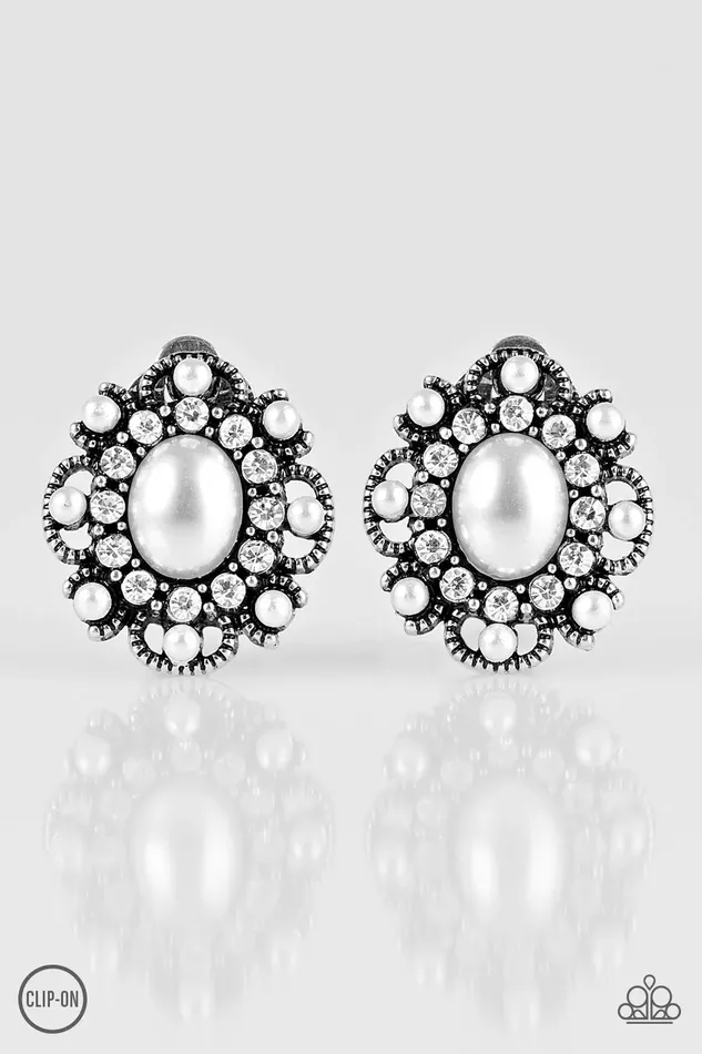 Earrings Paparazzi Jewelry Paparazzi Earring Blooming Romance White