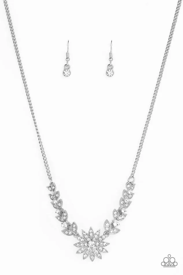 Necklaces Paparazzi Jewelry Paparazzi Necklace Garden Glamour White