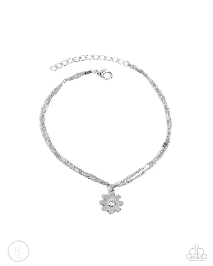 Paparazzi Bracelet Blossoming Breeze White Paparazzi Jewelry Bracelets Paparazzi Bracelet Blossoming Breeze White Paparazzi Jewelry Bracelets