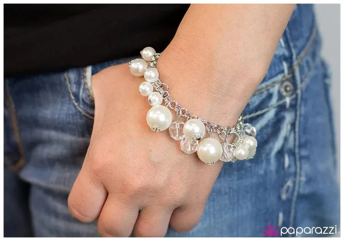 Paparazzi Jewelry Bracelets Paparazzi Bracelet Old Money White