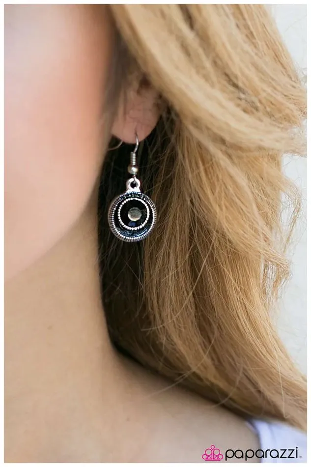 Paparazzi Jewelry Earrings Paparazzi Earring Rodeo Queen Black