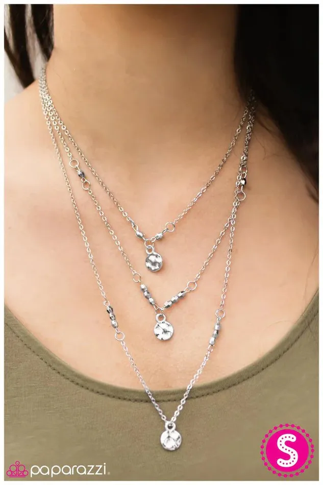 Paparazzi Jewelry Necklaces Paparazzi Necklace Every Little Thing She Does Is Magic Silver