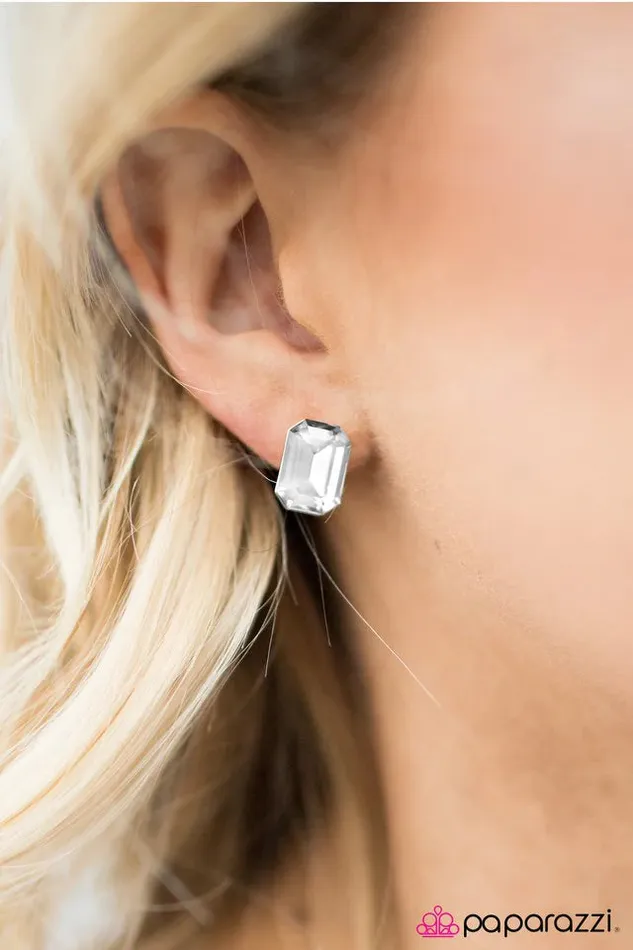 Paparazzi Jewelry Paparazzi Earring Fashion Icon White Earrings