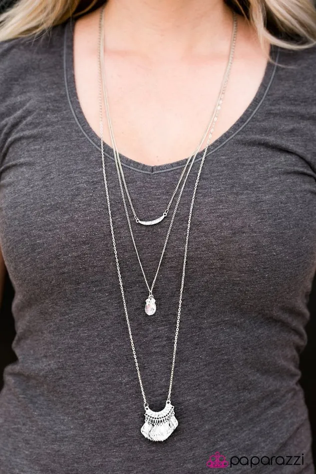 Paparazzi Jewelry Paparazzi Necklace Glitter Guru White Necklaces