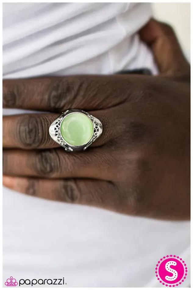 Rings Paparazzi Jewelry Paparazzi Ring MOON Over Green