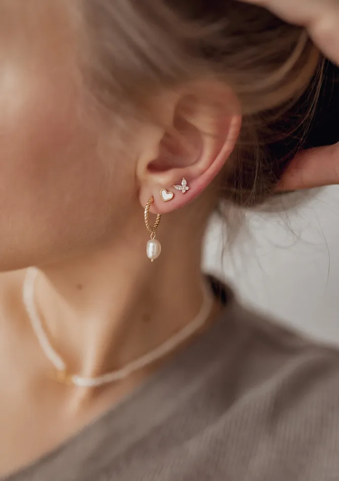 Hey Happiness Earrings Shell Heart Stud Earrings Gold Hey Happiness Earrings Shell Heart Stud Earrings Gold