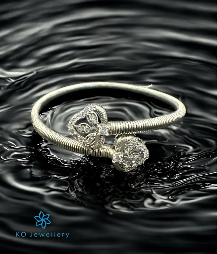 Jaipur The Sylvan Silver Flexible Open Bracelet Bracelets