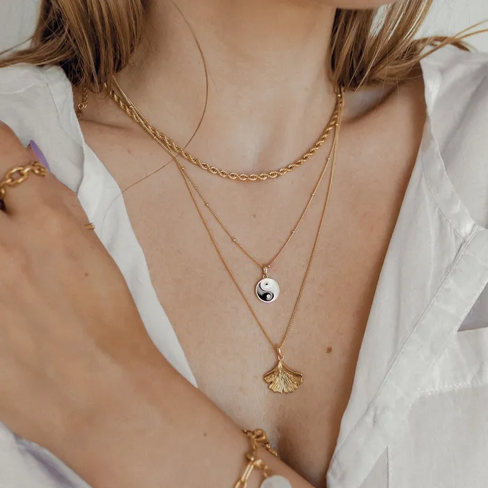 Necklaces Hey Happiness Balance Pendant for Calm Harmonious in Gold