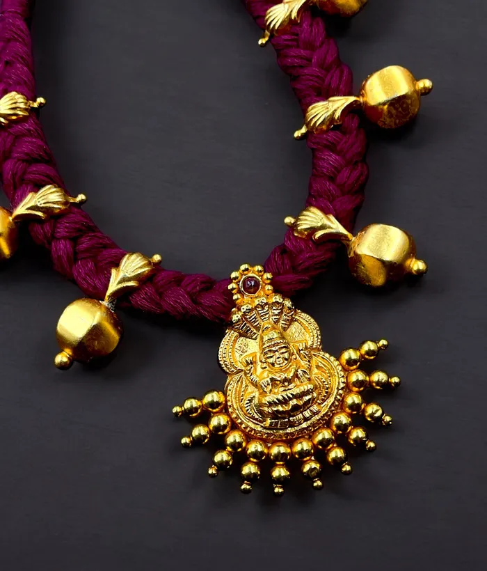 Necklaces Silversmith The Vibhin Silver Lakshmi Thread Necklace