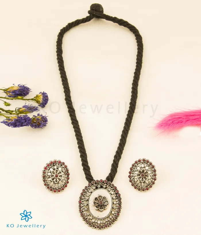 The Ihita Silver Thread Necklace Silversmith Necklaces