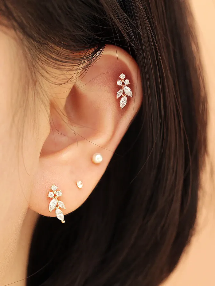 14K Gold Internal Bling Curve Leaf Labret Piercing 18G16G MinimalBijoux Earrings