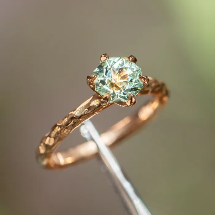 Anueva Jewelry PreStyled Sets 144ct Fancy Octagon Montana Sapphire 6 Prong Evergreen Solitaire in 18K Rose Gold