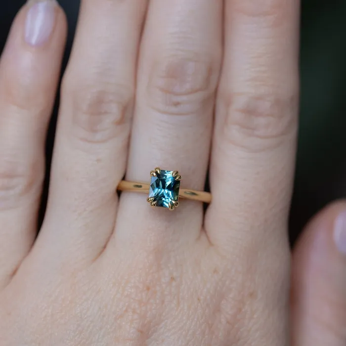 Anueva Jewelry PreStyled Sets 168ct Radiant Cut Ocean Blue Teal Sapphire Cathedral Double Prong Solitaire in 18k Yellow Gold