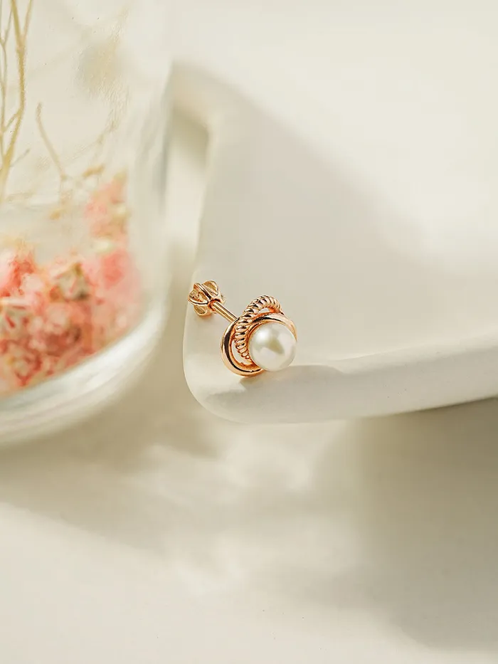 Earrings 14K Gold Freesia Pearl Cartilage Earring 18G16G MinimalBijoux