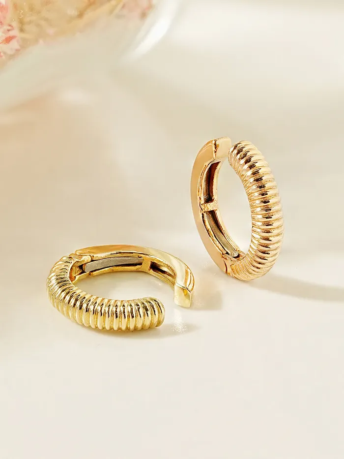 Earrings 14K Gold Larva Patterned Ear cuff MinimalBijoux