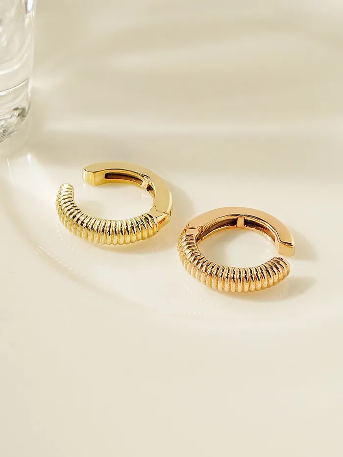 Earrings 14K Gold Larva Patterned Ear cuff MinimalBijoux