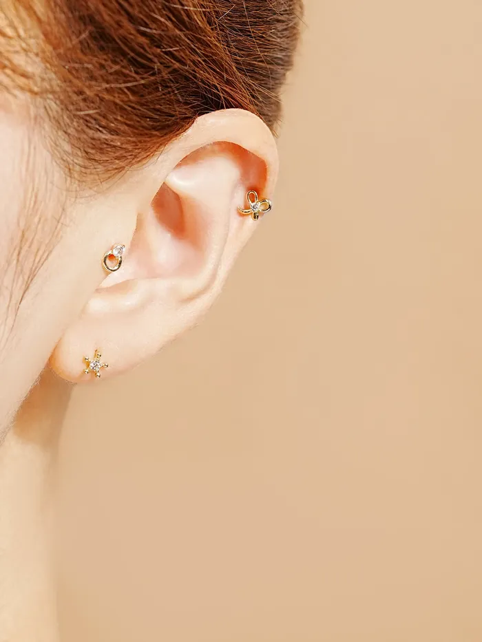 Earrings MinimalBijoux 14K Gold Circle Star Cartilage Earring 20G