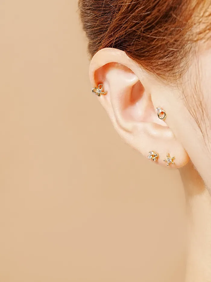 Earrings MinimalBijoux 14K Gold Circle Star Cartilage Earring 20G
