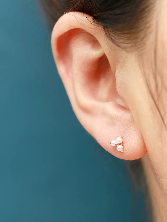 Earrings MinimalBijoux 14K Gold Heart Pearl Cartilage Earring 18G16G
