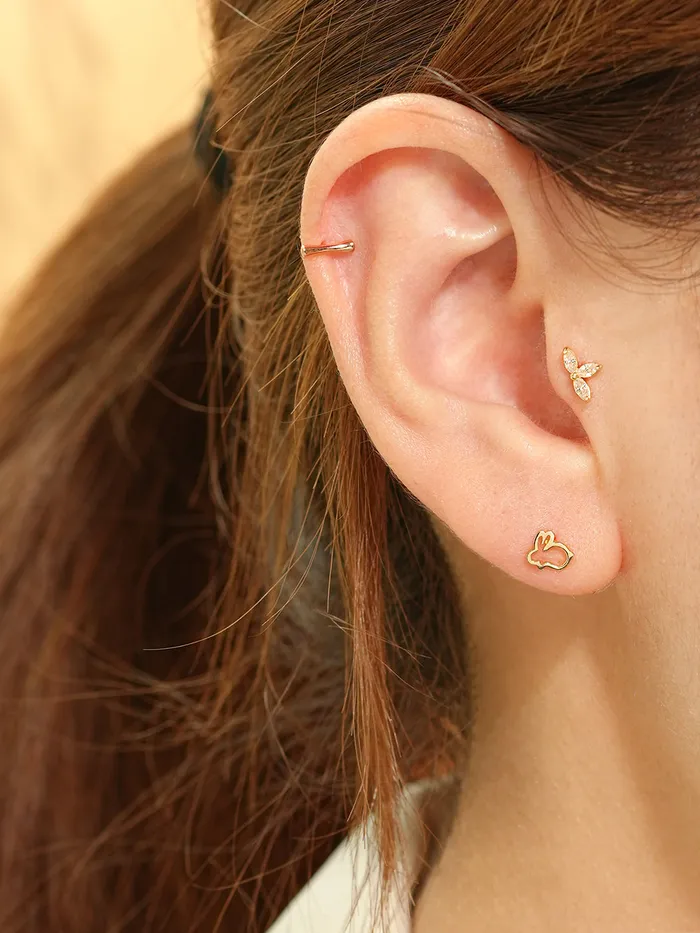 Earrings MinimalBijoux 14K Gold Maple Leaf Cartilage Earring 20G