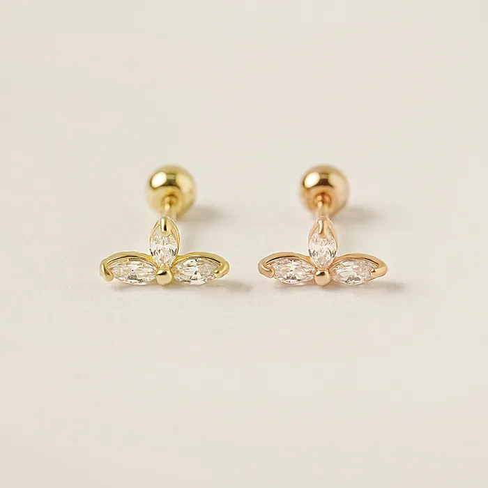 Earrings MinimalBijoux 14K Gold Maple Leaf Cartilage Earring 20G