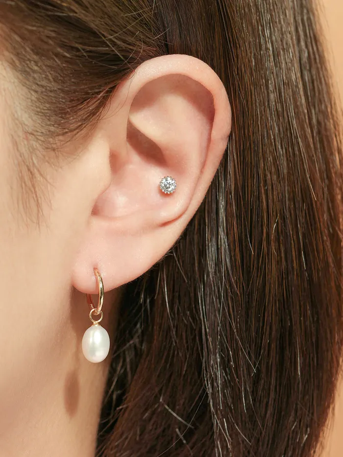 Earrings MinimalBijoux 14K Gold Moissanite Echo Cartilage Earring 20G18G16G