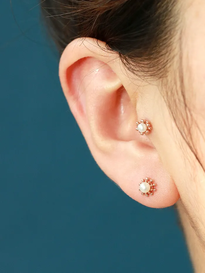 MinimalBijoux 14K Gold Bubble Pearl Cartilage Earring 18G16G Earrings