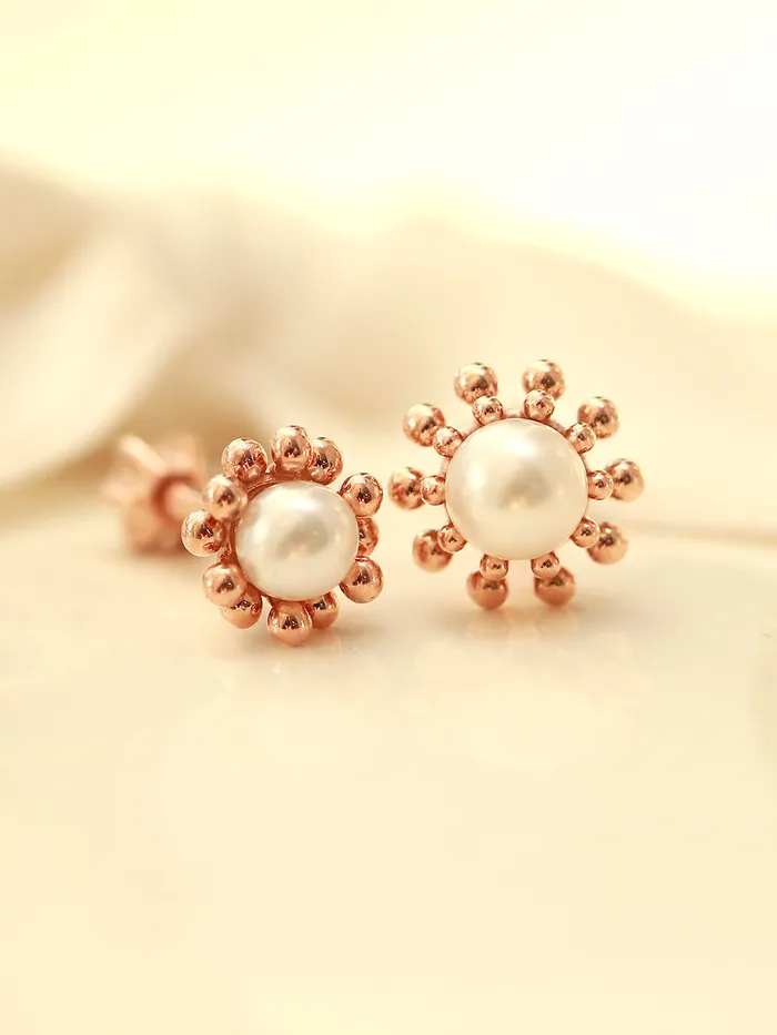 MinimalBijoux 14K Gold Bubble Pearl Cartilage Earring 18G16G Earrings