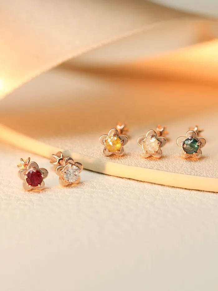 MinimalBijoux 14K Gold Rough Diamond CZ Flower Cartilage Earring 18G16G Earrings