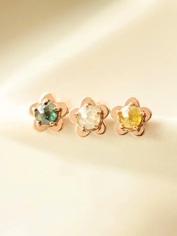 MinimalBijoux 14K Gold Rough Diamond CZ Flower Cartilage Earring 18G16G Earrings