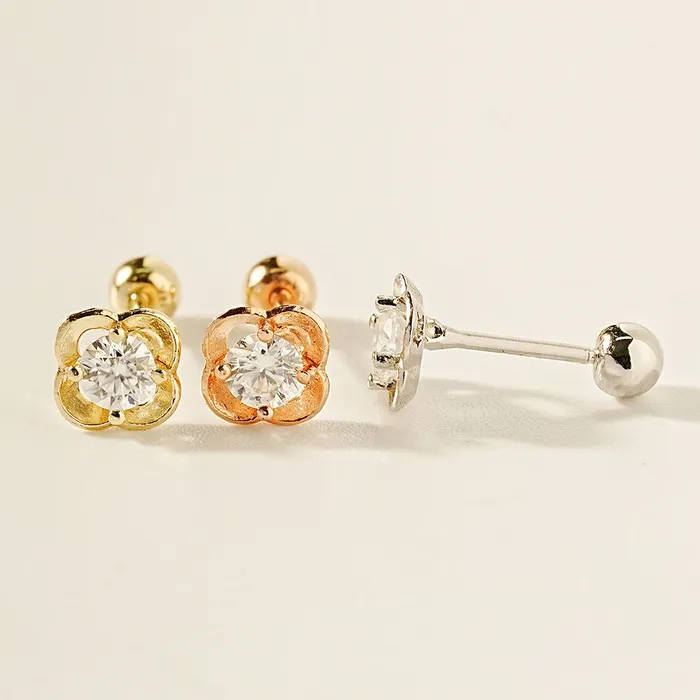MinimalBijoux Earrings 14K Gold Cosmos Flower Moissanite Cartilage Earring 20G18G16G