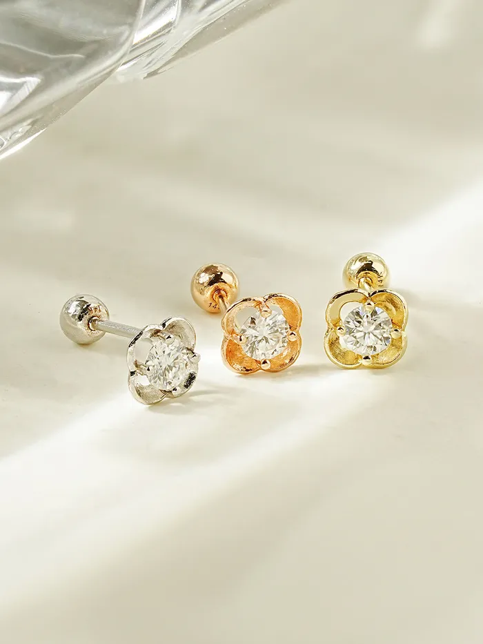 MinimalBijoux Earrings 14K Gold Cosmos Flower Moissanite Cartilage Earring 20G18G16G