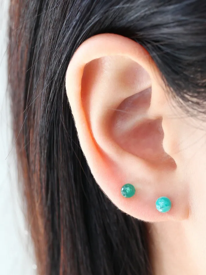MinimalBijoux Earrings 14K gold Natural Gemstone cartilage earring 20g