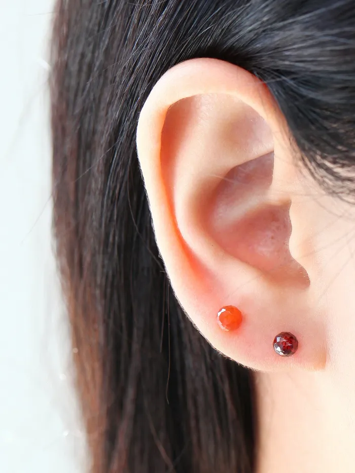 MinimalBijoux Earrings 14K gold Natural Gemstone cartilage earring 20g