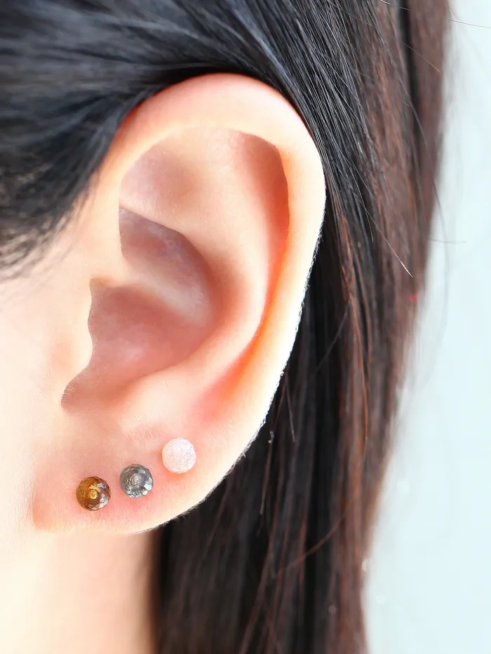 MinimalBijoux Earrings 14K gold Natural Gemstone cartilage earring 20g