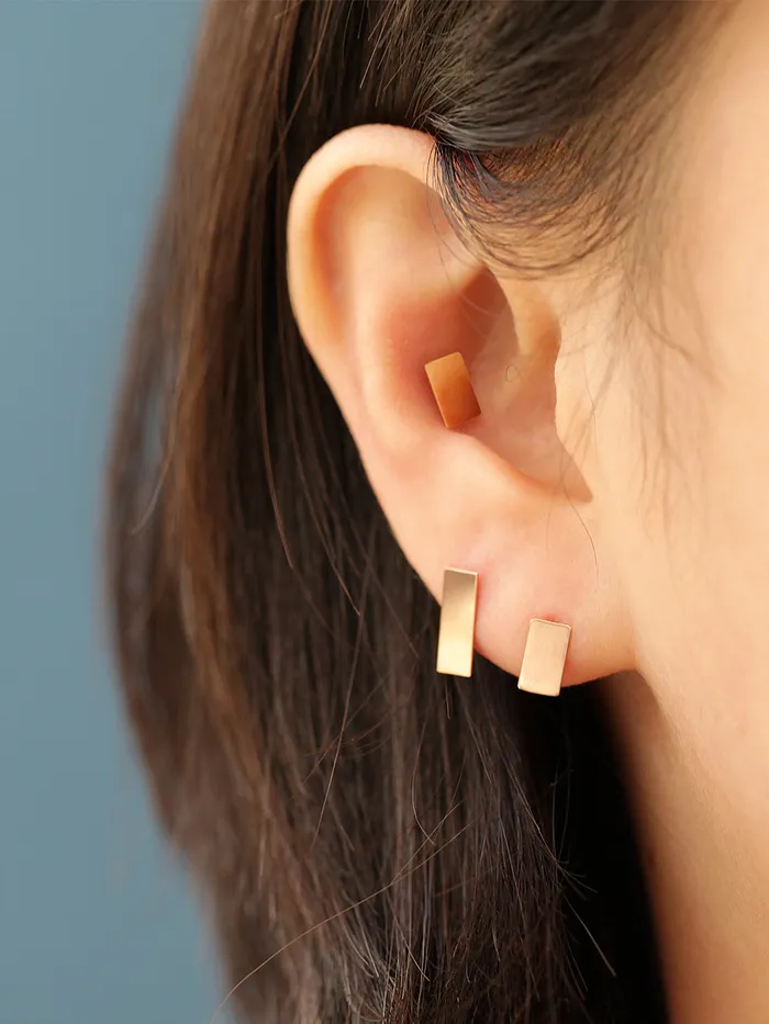 MinimalBijoux Earrings 14K gold Stick cartilage earring 20g