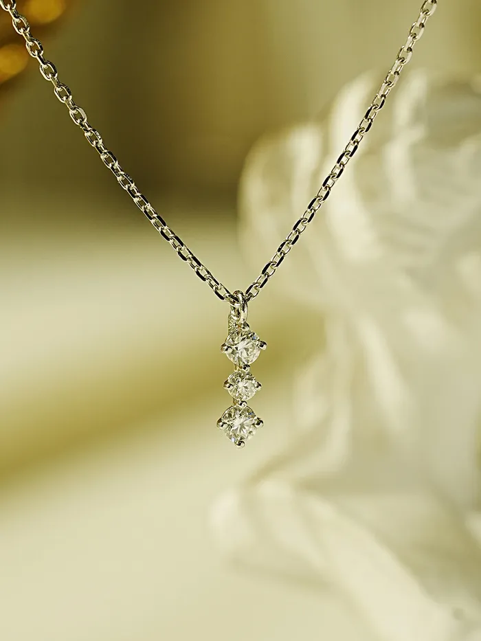 MinimalBijoux Necklaces 14K 18K Gold Moissanite Moissanite Radi Bar Necklace
