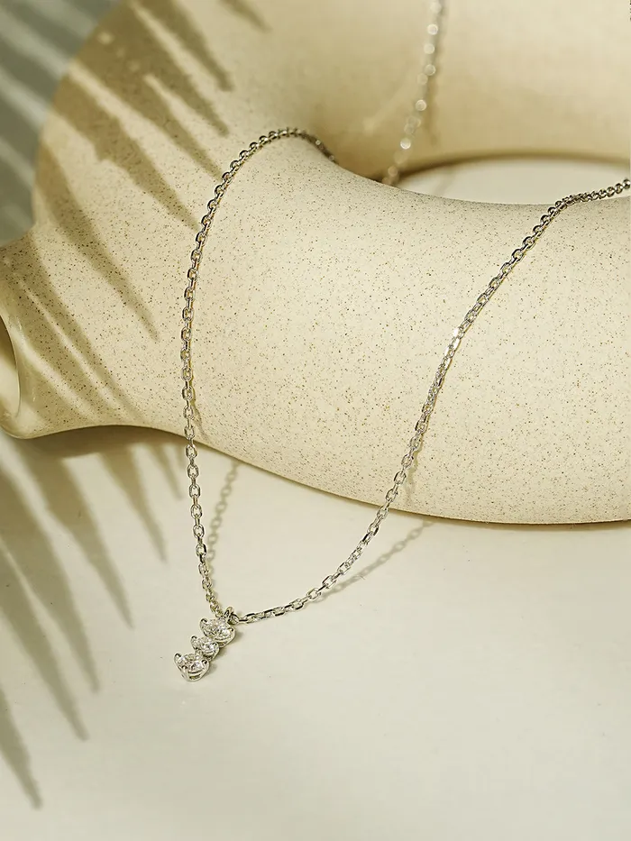 MinimalBijoux Necklaces 14K 18K Gold Moissanite Moissanite Radi Bar Necklace