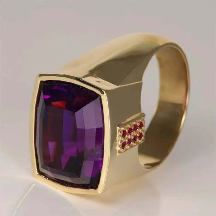 Moriartys Gem Art Rings 18K Yellow Gold Antique Cushion Amethyst Ring 2089 Carats