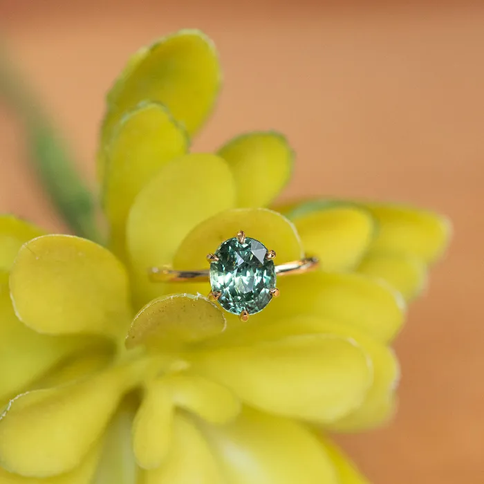 PreStyled Sets Anueva Jewelry 318ct Oval Sapphire Lotus Six Prongs Solitaire In 18k Yellow Gold