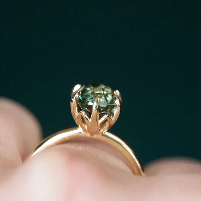 PreStyled Sets Anueva Jewelry 318ct Oval Sapphire Lotus Six Prongs Solitaire In 18k Yellow Gold