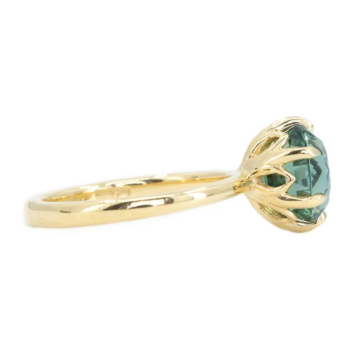PreStyled Sets Anueva Jewelry 318ct Oval Sapphire Lotus Six Prongs Solitaire In 18k Yellow Gold