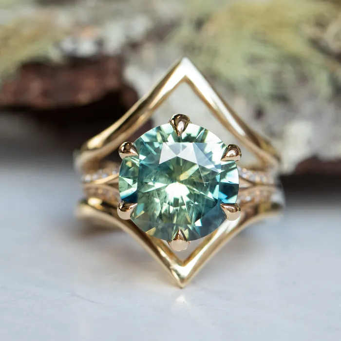 PreStyled Sets Anueva Jewelry 685ct Parti Sapphire Diamondstudded Six Prong Split Shank Solitaire in 18k Yellow Gold