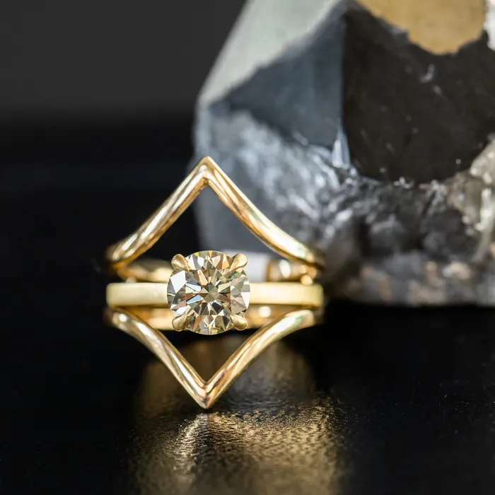 Pristine Gemstones Rings 171ct Round GIA Fancy Dark GreenGrey Diamond Flat Band 4 Prong Solitaire in 18k Yellow Gold