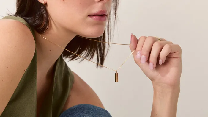 Sheena Marshall Forma Knife Edge Pendant Necklace Solid Gold Necklaces