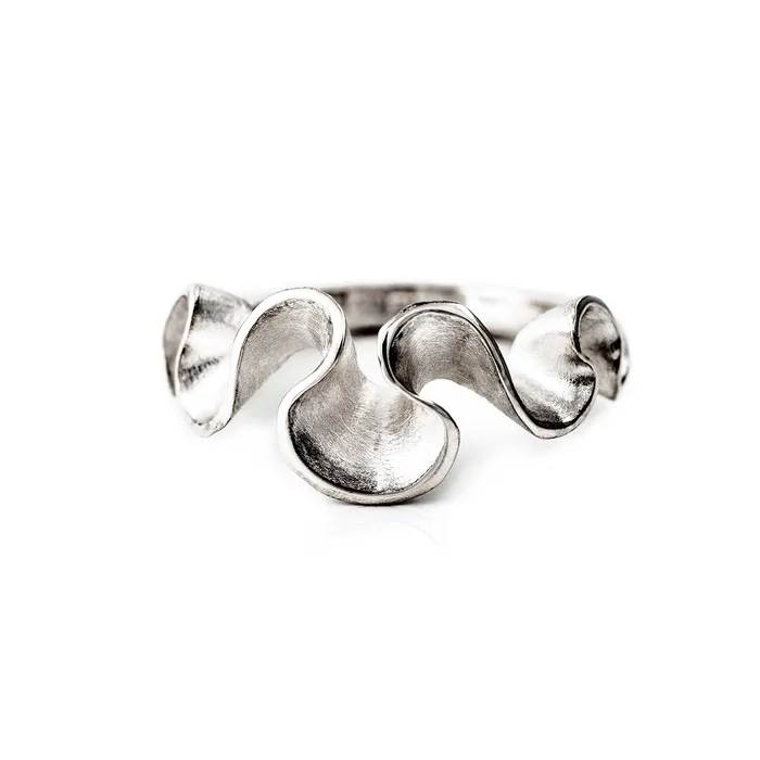 Design Anu Kaartinen Rings Dione silver ring